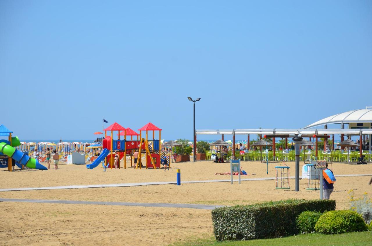 Appartamenti Atlante Bibione Buitenkant foto